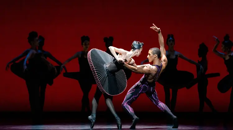 Houston Ballet First Soloist Harper Watters and former Soloist Mackenzie Richter with Artists of Houston Ballet in Stanton Welch’s Divergence. Photo by Lawrence Elizabeth Knox (2021), Courtesy of Houston Ballet.